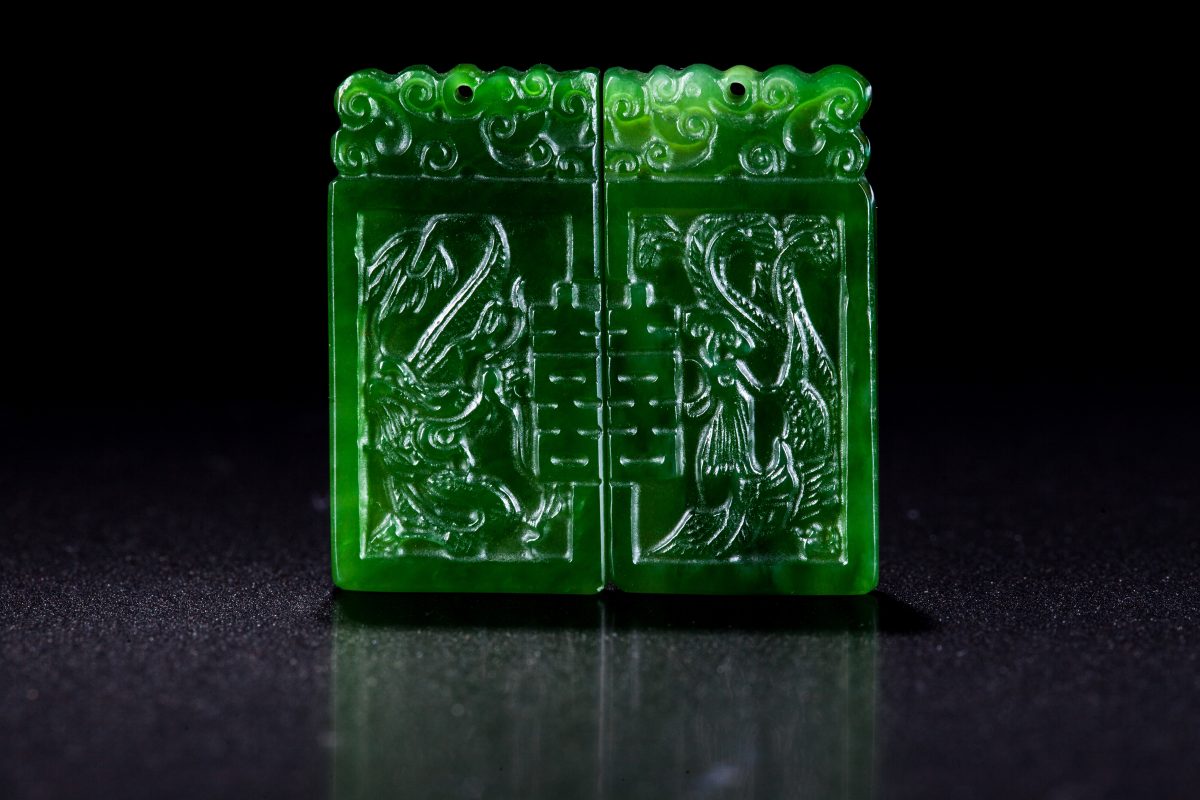 Green imperioal jade hand carving